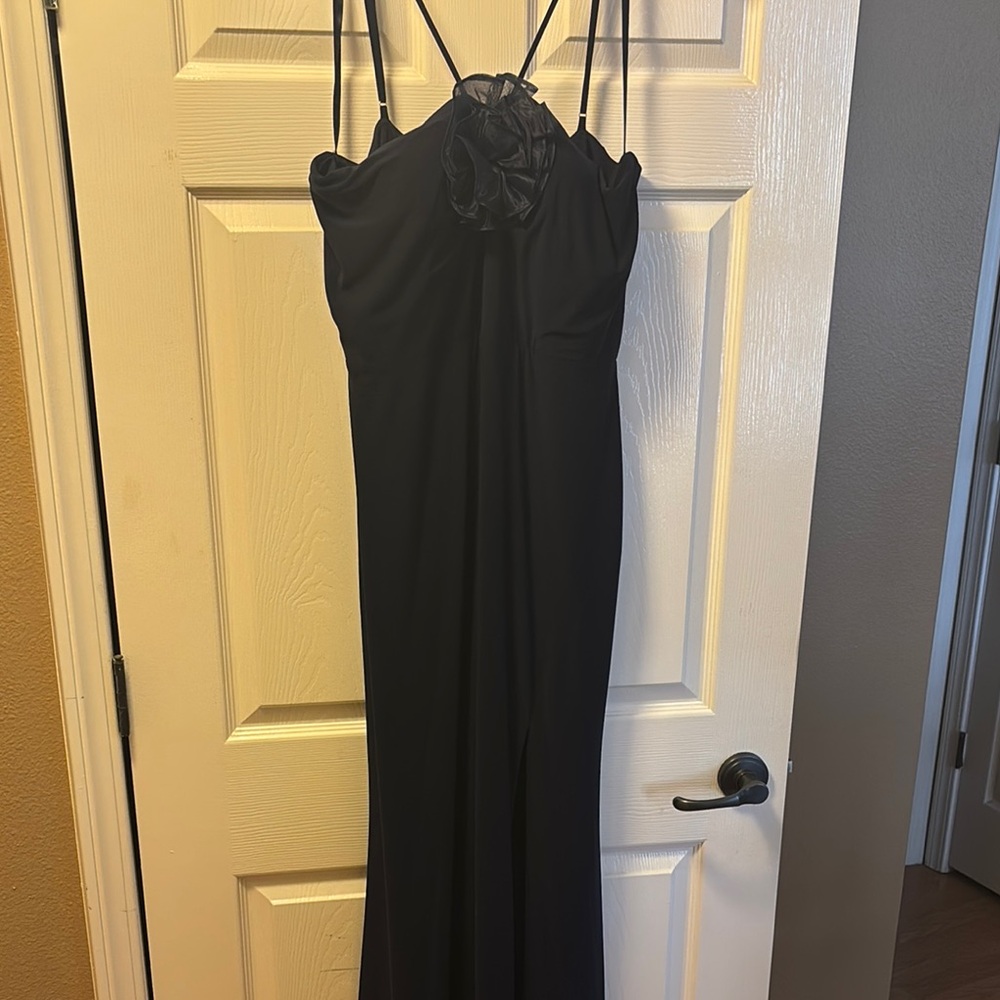 Black Sleeveless V Strap Cocktail Gown